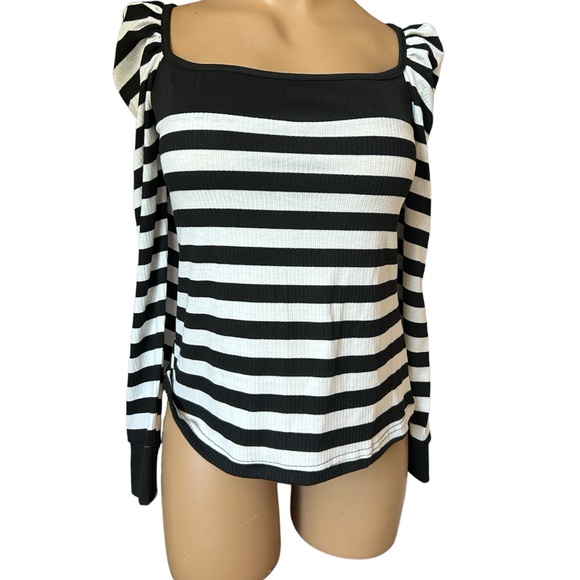 Striped Puffy Sleeve Top - Picture 2 of 2
